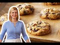 Anna Olson Bakes Her Famous Classic Chocolate Chip Cookies