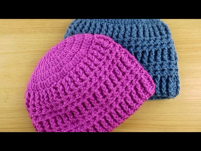 Elmo Hat Crochet Pattern (Plus Eyelash Yarn Guide!) - Ami Amour