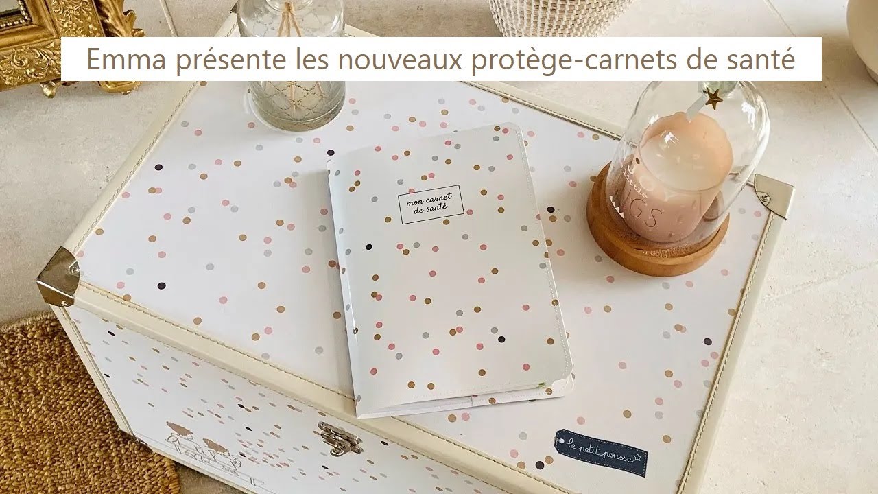 Protège carnet de sante bébé fille au design fleuri intemporel