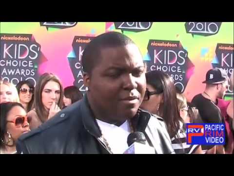 PACIFIC RIM VIDEO TEASER OF KIDS CHOICE AWARDS COV...