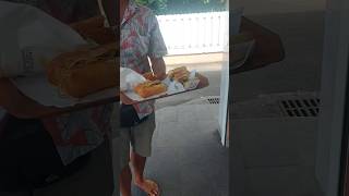 Бутерброд с макаронами на Таити #таити #еда #бутербродыссыром