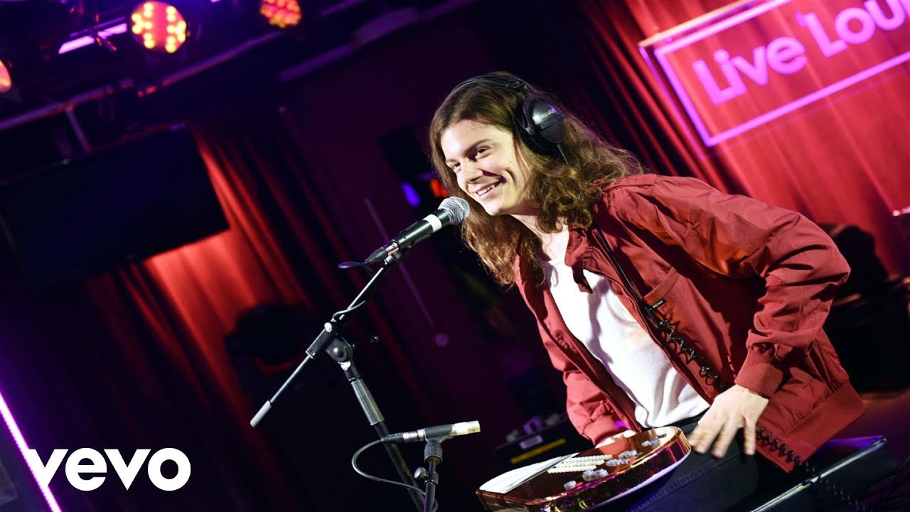 BØRNS – Can’t Feel My Face (The Weeknd cover in the Live Lounge)