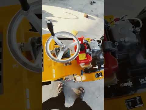 ماكينه قص الخرسانه والازفلت يسمونه مقص أزفلت جديد  مقص اسفلت  ديزل معدات ورش