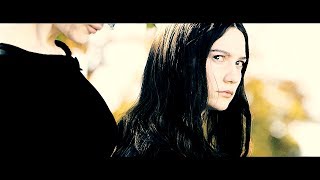 stoker; [becomes the color}