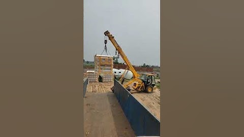 unloading and shifting ace hydra crane machine ||