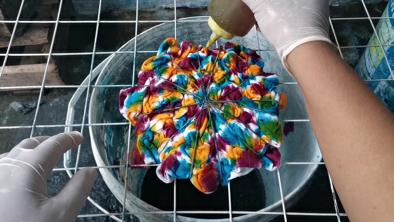 How to Tie Dye a Shirt 3 Ways (Spiral, Stripes & Crumple Patterns) - Happy  Mothering