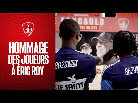 Hommage des joueurs à Eric Roy