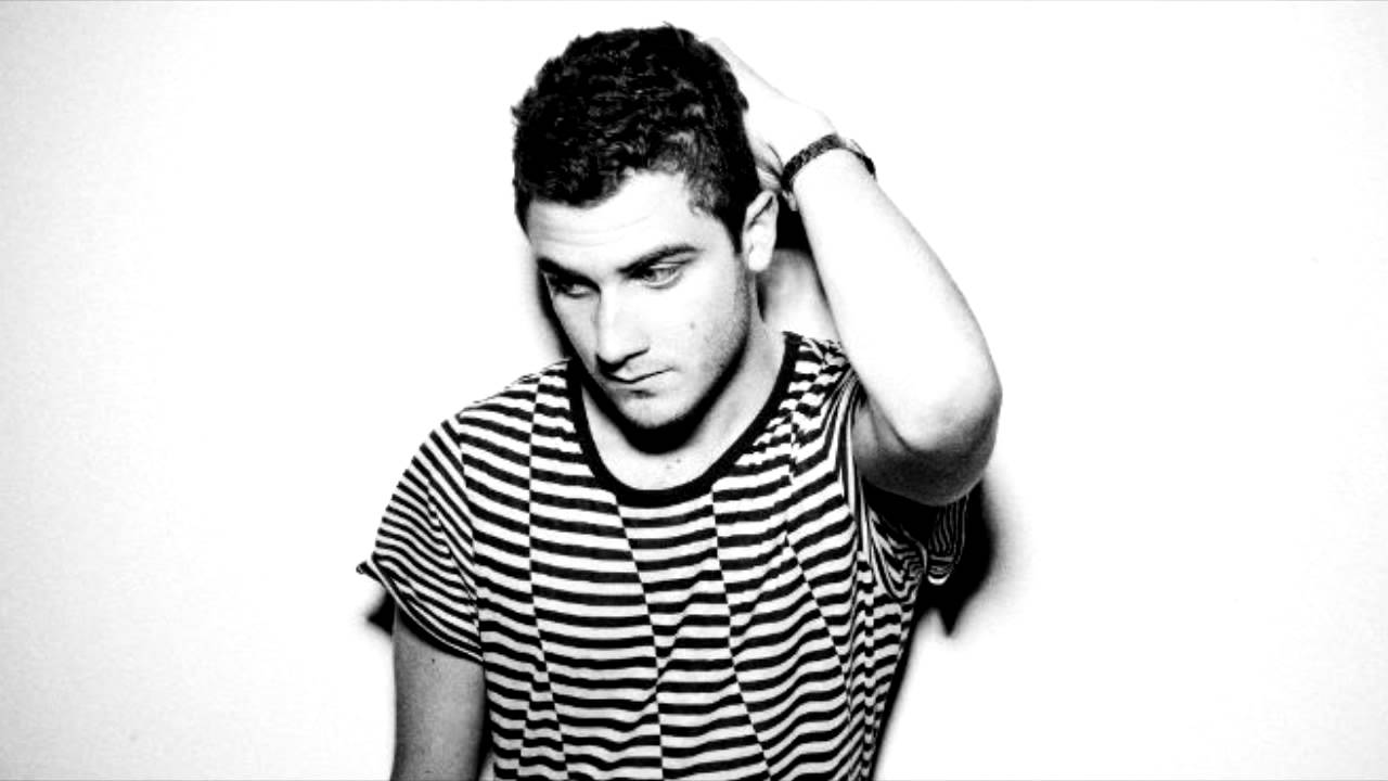 Nicolas Jaar - Essential Mix (19-05-2012)