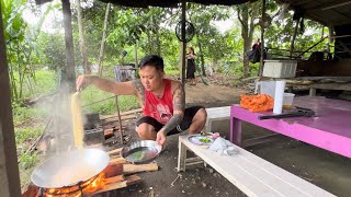 Lama Tak Buat Housekeeping Sambil Masak Sarapan Pagi INDOMIE Di Studio..///