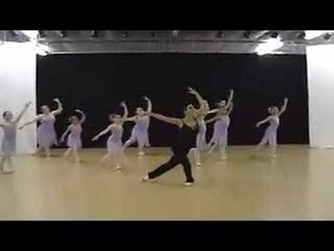 Ellen Davis leads reverance for Ballet Level 3/4