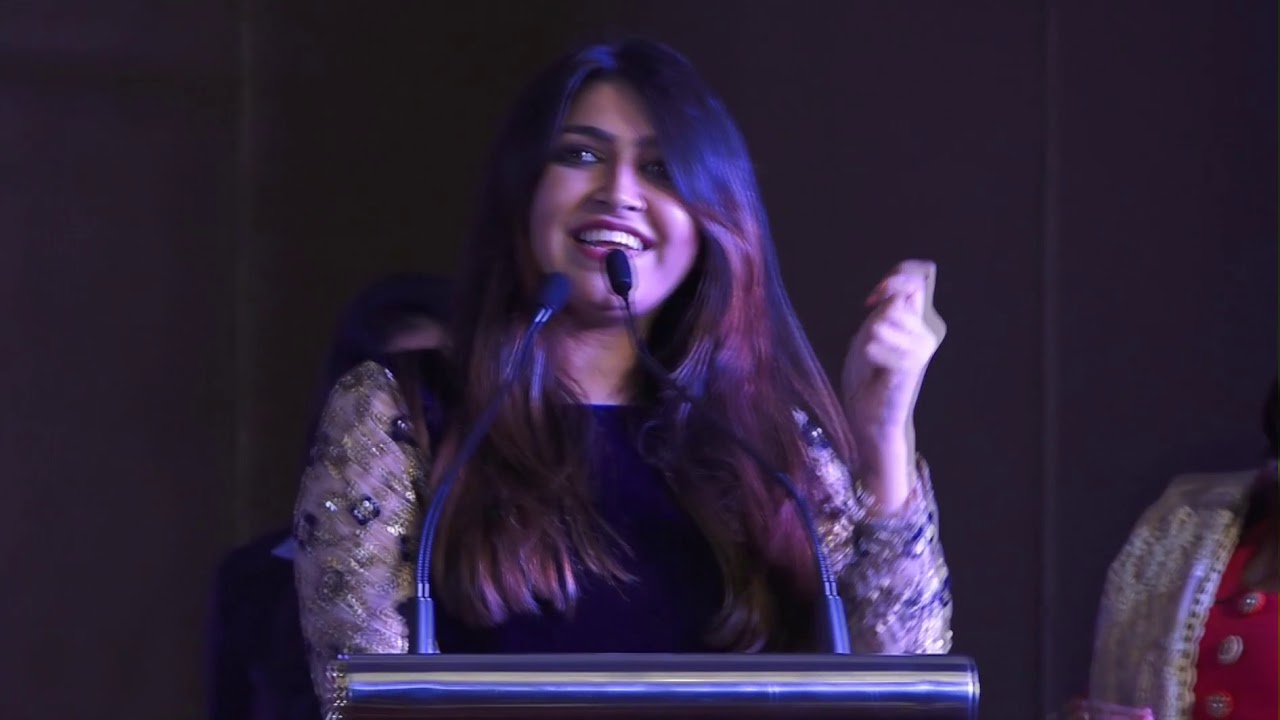 PROPREALITY REAL ESTATE AWARD SHOW:- Momento to Title Sponsor "Varmora Group".