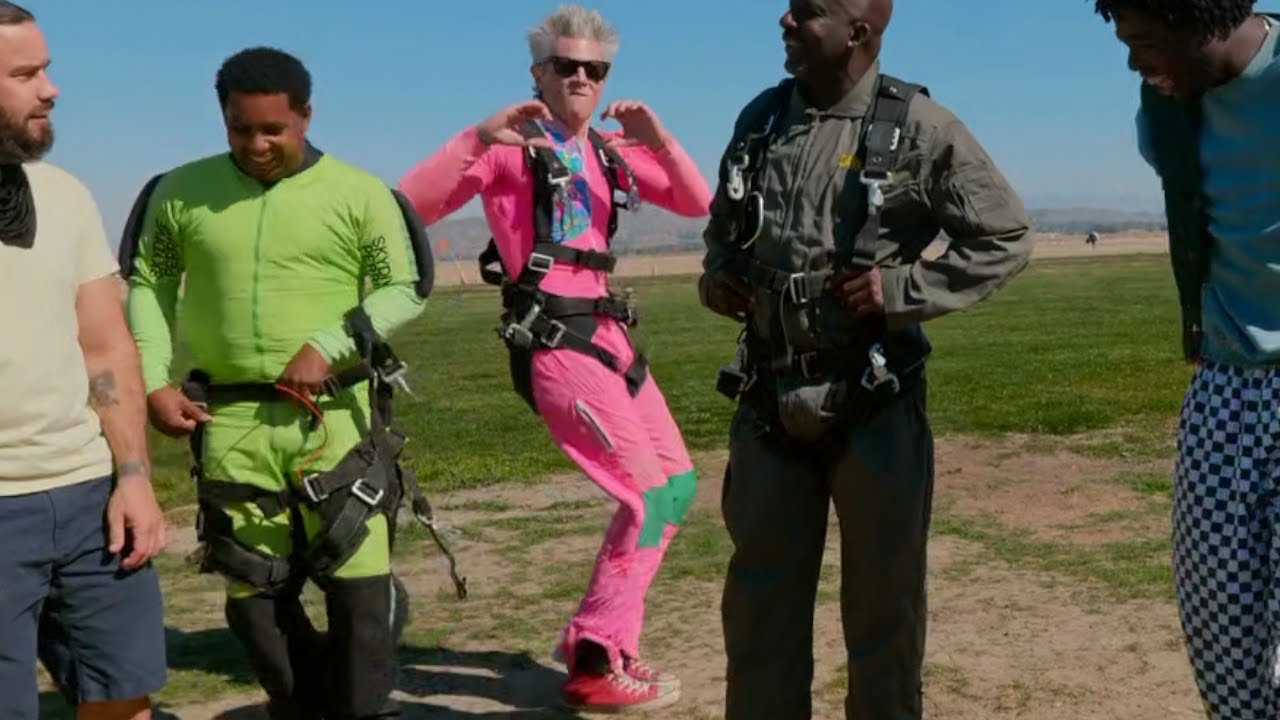 Johnny Knoxville learns how to crip walk YouTube