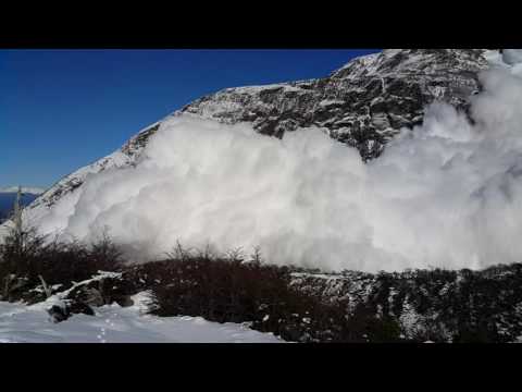 Avalancha Torres Del Paine 2016 ''Glaciar Frances""