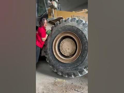 Ken-Tool: How to Properly Use Bead Holders (#31710) on a 21L-24 Backhoe  Tire and Wheel 