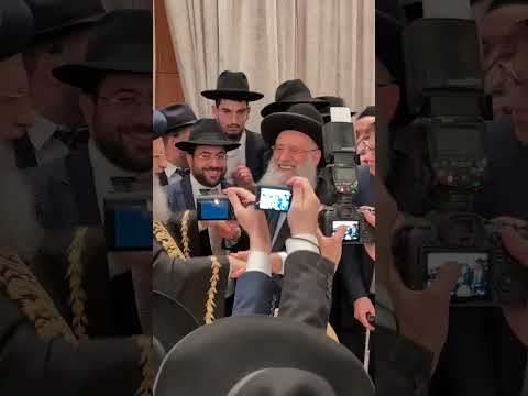 תיעוד מתוך חתונת נכדתו הבכורה של מו"ר מרן הראשון לציון שליט"א בת לבנו הגאון רבי עובדיה יוסף שליט"א