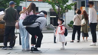 : ENG)     How a little girl crosses a crosswalk  