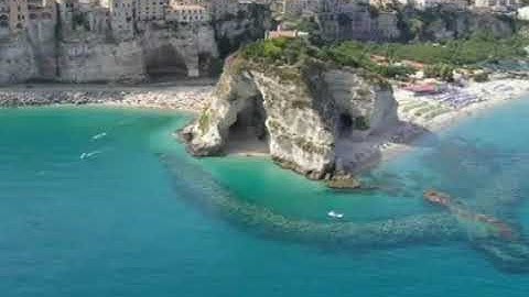 الفاتحة ومقطع من سورة الأنفال بصوت القارئ: محمد عبد الحكيم هائل اليمني