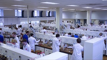 Timelapse of an Organic Chemistry laboratory session