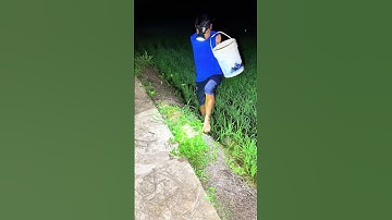 Kỹ năng bắt lươn bằng ngón chân siêu đỉnh