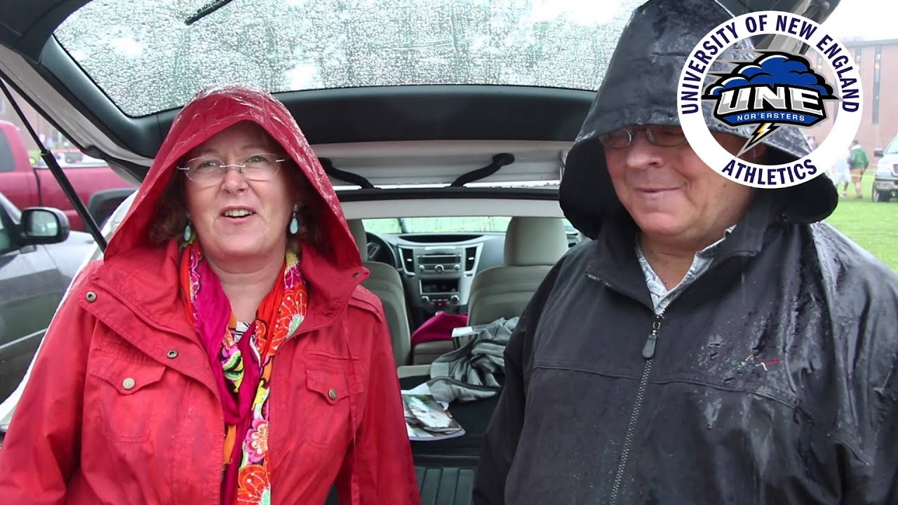 UNE Student-Athletes Assist with First-Year Move-In - August 23, 2015