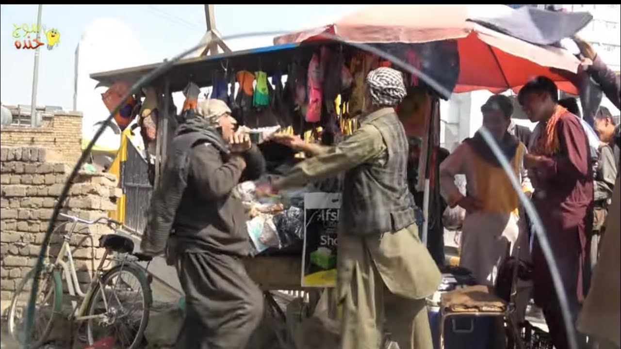 کمره مخفی سردارنظری در نقش اخرین معتاد زیر پل سوخته که سه سال خواب بوده واکشن عجیب مردم لت کوب