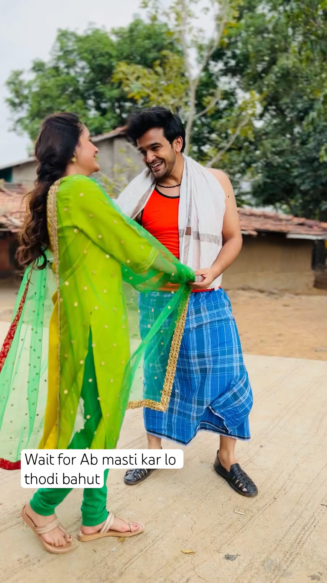 Gori Gori Si Ladki Aur Gulabi hai Gaal #bts ? #bindasskavya #shorts #gulabigaal