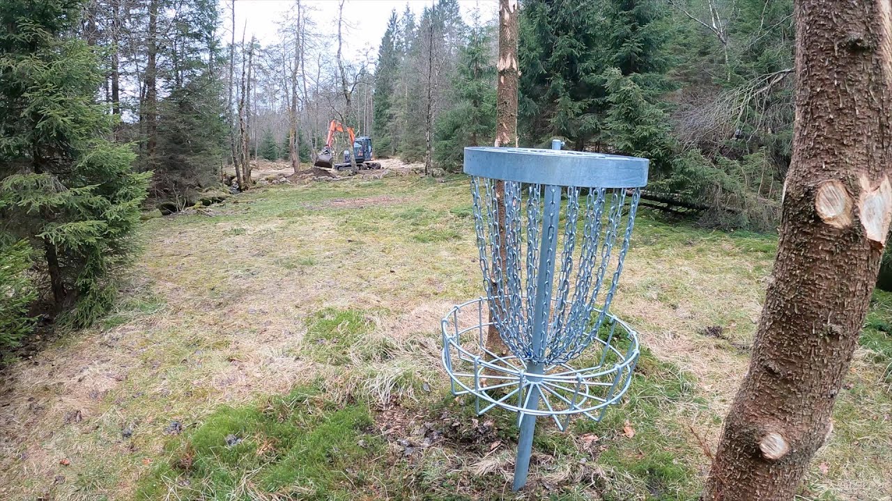 Building the best disc golf course in the world part 115 - YouTube