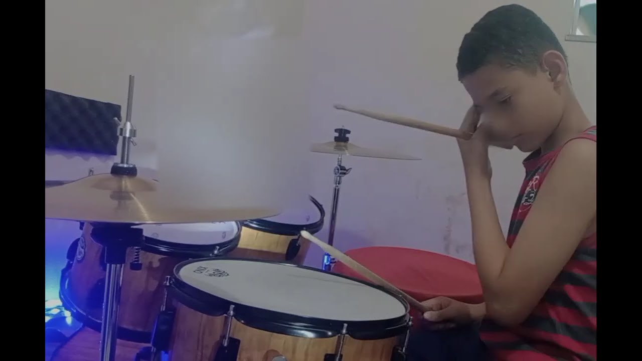 Drum cover quem é esse? Julliany Souza