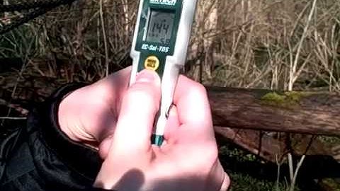How to use the Conductivity Salinity TDS Temperature meter.mp4