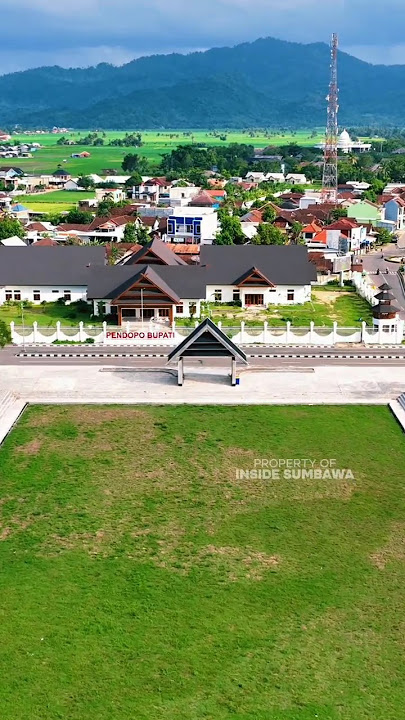 Alun Alun Kota Taliwang di Sumbawa Barat memang memukau.