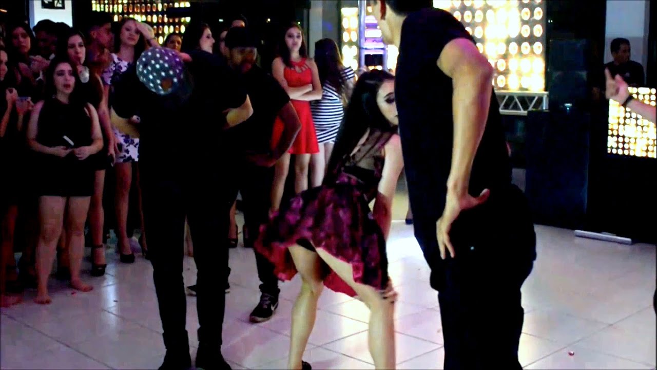 Debutante Dançando - FUNK | Rca Dance | 15 anos - YouTube