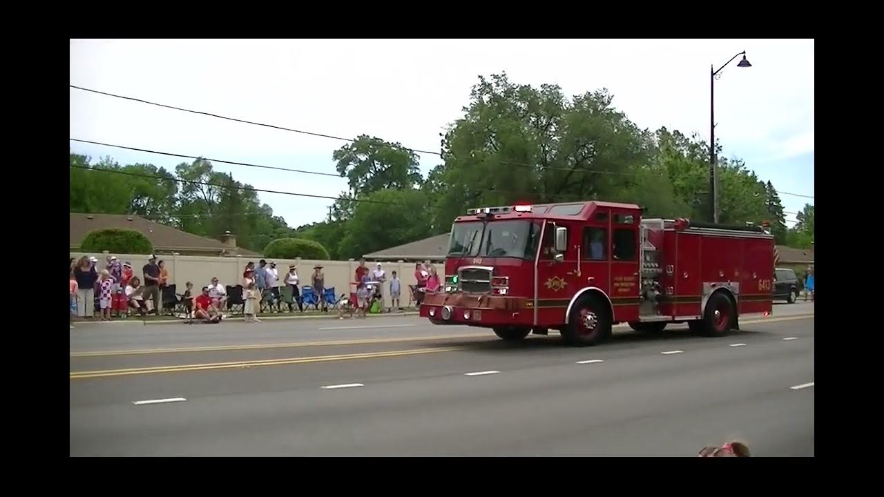 Whelens, and federal q sirens blasting at Palos heights 4th of july