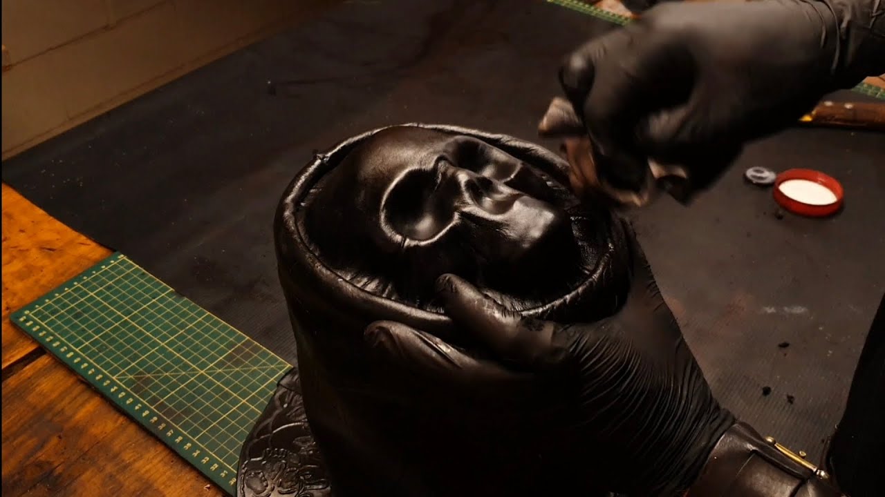 How to Make a Leather top Hat with a Skull / Cartola de Couro com Cranio.