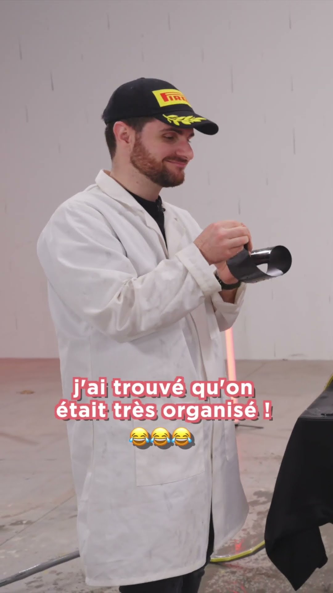 La magie Flex Tape ! #amixem #shorts #experiment