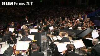 Video voorbeeld van "BBC Proms 2011: James Bond Theme"