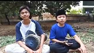 Masyaallah suaranya merdu sekali 'lagu hayyul hadi farhat mushoffi