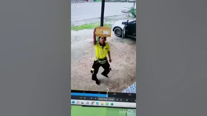 Dancing Delivery Guy||CCTV|| Credit to the Owner #shorts #fyp