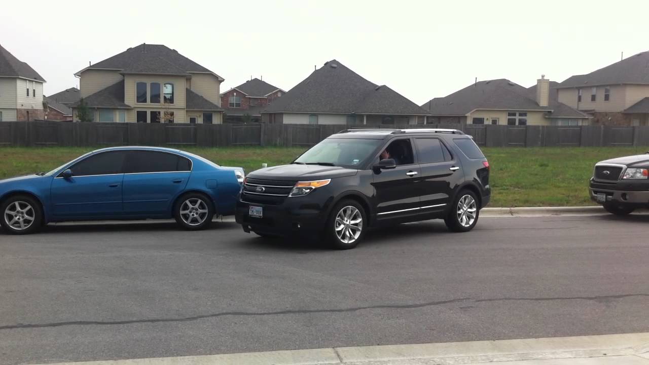 Mom's explorer. Volvo xc70 vs Subaru Outback. Volvo vs Outback.