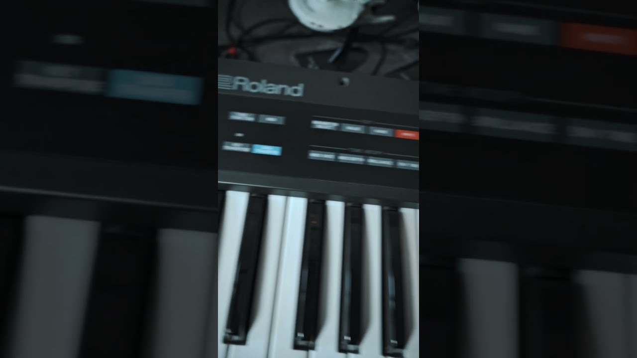 "M-86 What the" #Roland #AlphaJuno #Hoover auf YouTube ansehen "M-86 What the" #Roland #AlphaJuno #Hoover auf YouTube ansehen
