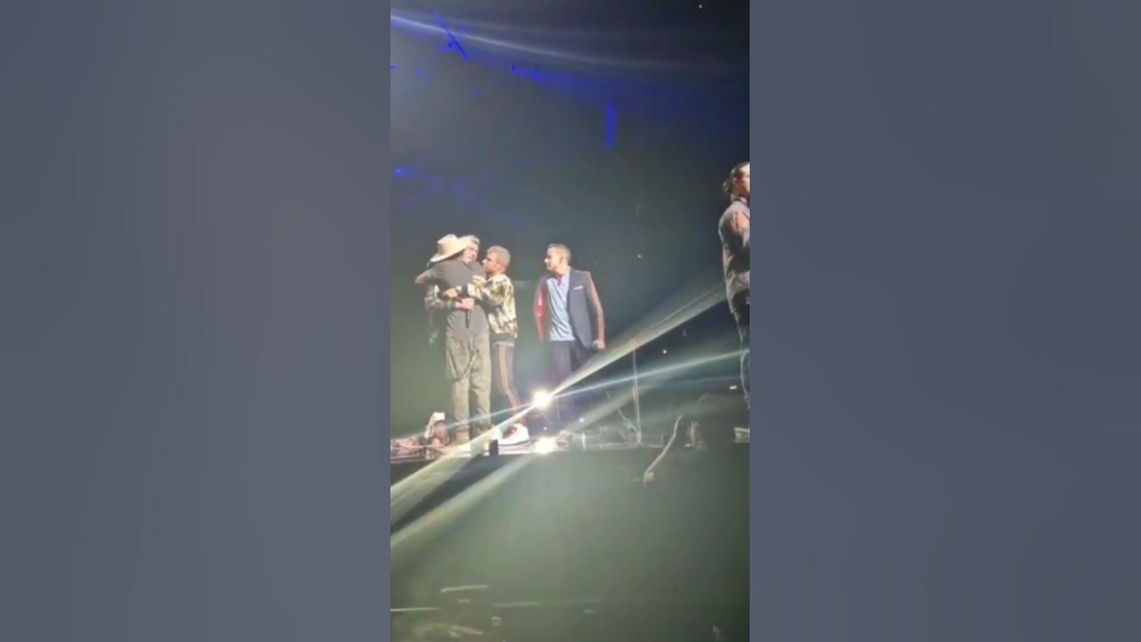 BACKSTREET BOYS pay tribute to Aaron Carter at show in London and show support to Nick. #shorts