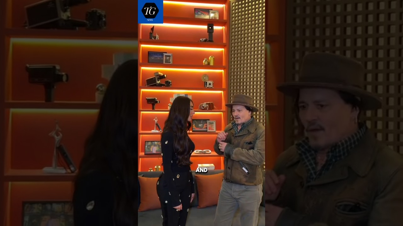 Кто эта красивая девушка, которая встречалась с Джонни Деппом? 