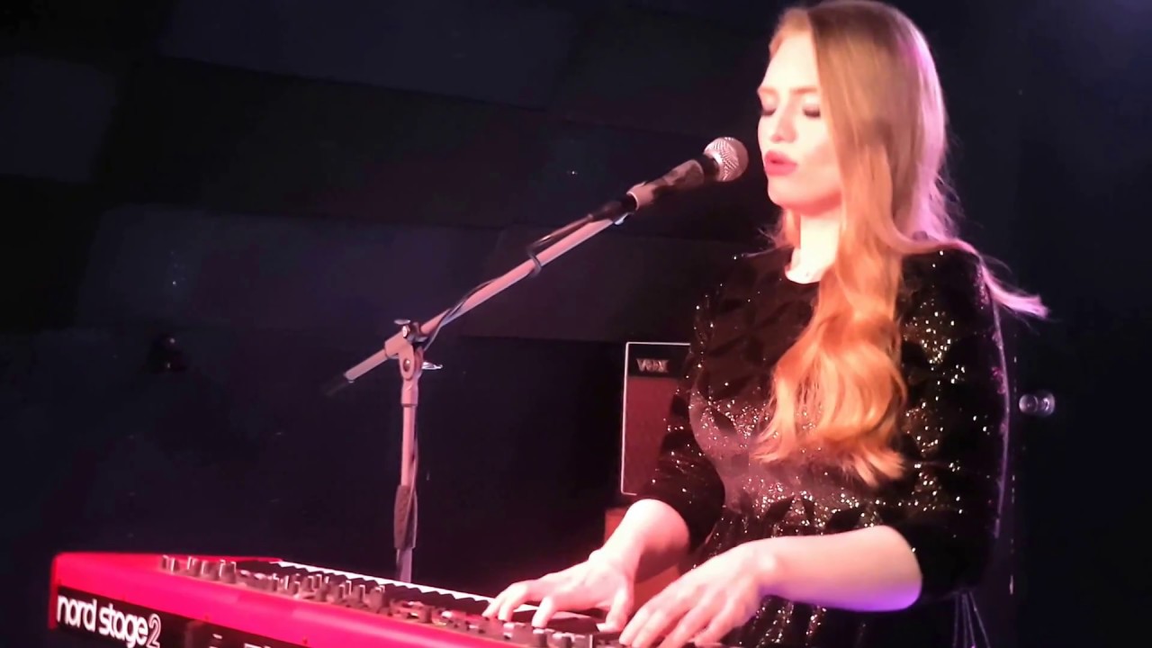 Freya Ridings. Madrid 12.04.2018. Love is Fire YouTube Freya Ridings. Madrid 12.04.2018. Love is Fire YouTube