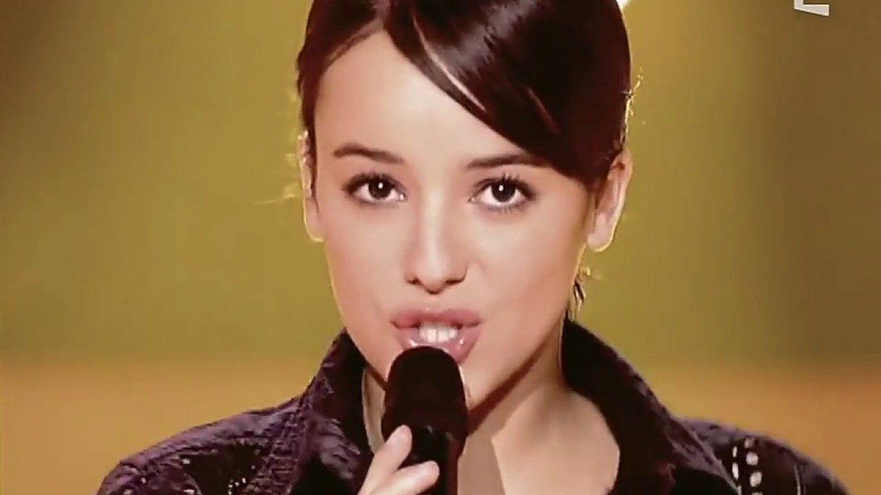 Alizee la isla bonita. Bonita певица. Alizee. Alizee la. Ализе Лас ла Бонита.