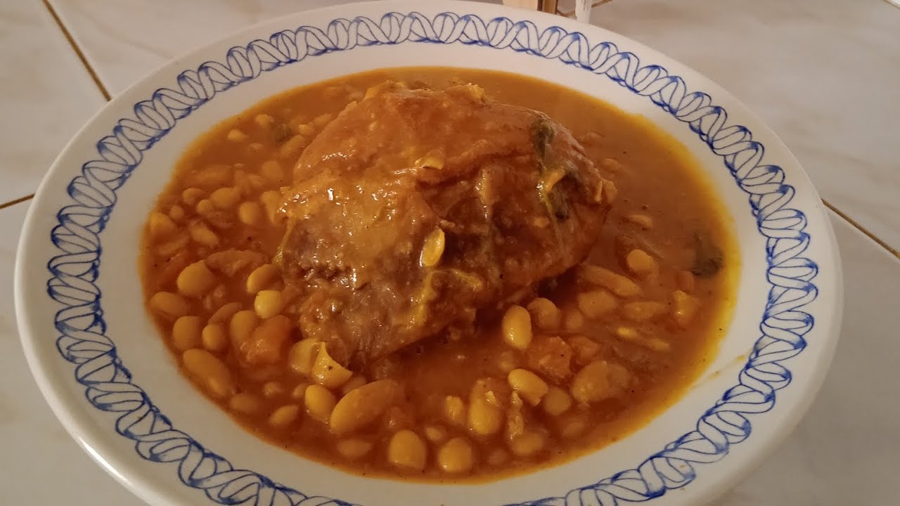 لوبيا البيضة بالكرعين البقري