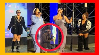 Utapenda KAJALA, IRENE UWOYA, JACLINE WOLPER, AUNTIE EZEKIEL wampandisha DUDUBAYA kwenye Stage noma Utapenda KAJALA, IRENE UWOYA, JACLINE WOLPER, AUNTIE EZEKIEL wampandisha DUDUBAYA kwenye Stage noma