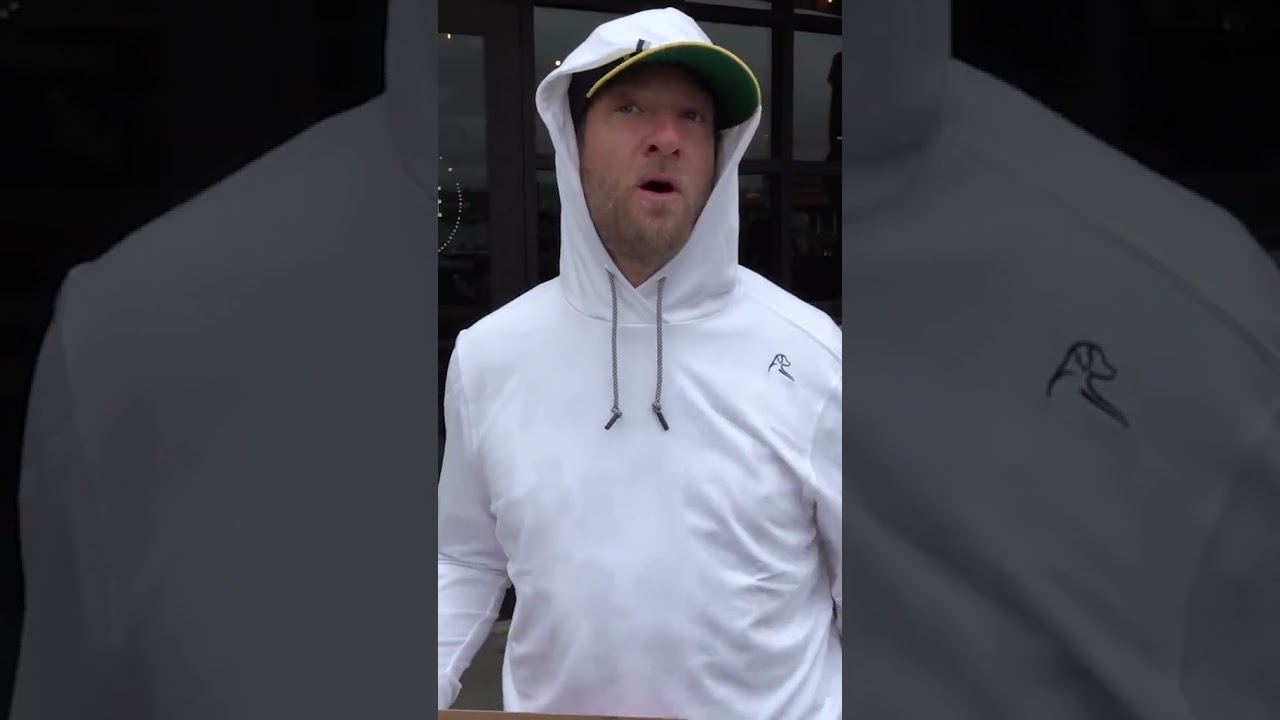 Dave Portnoy Rips Cameraman For Pizzeria Choice