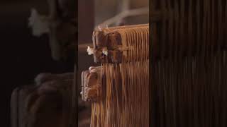 Go behind-the-loom #UlsterFolkMuseum with our #Weaver Roisin ✨