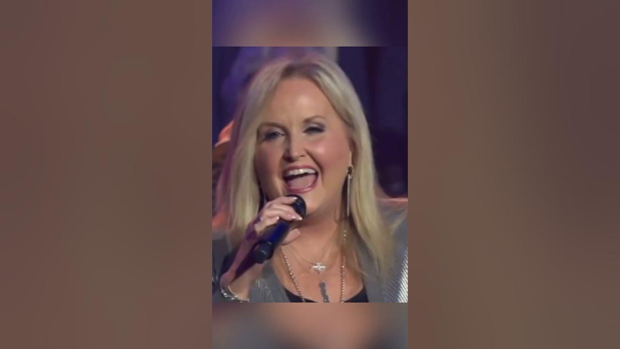 Karen Peck & New River perform "Pray Now" | Beyond Amazing Tour