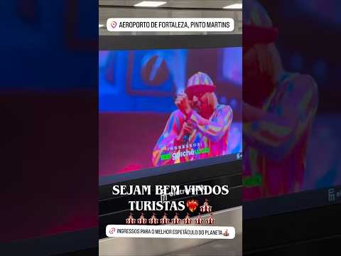 Anúncios do Circo do Tiru no aeroporto de Fortaleza