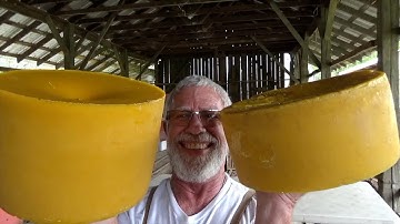 Rendering beeswax. Turning old and nasty beeswax into beautiful new beeswax.